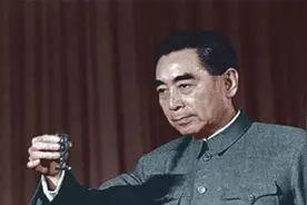 周恩来酒量过人，曾替毛泽东“挡酒”，立下饮酒纪律却不失礼节视频封面