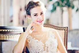 美丽的俄罗斯美女，为何都有一股难闻的体味？真相让人哭笑不得视频封面