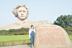 实拍湖南长沙橘子洲，配上阎维文这首《颂歌献给毛主席》百看不厌视频封面