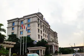 年底奖金2万元，月入6000+五险一金，挤破头都想进去！会招工吗？视频封面