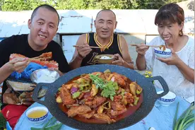 带鱼还能这么吃，爸妈一脸惊喜，香辣够味，连吃带喝好开心视频封面