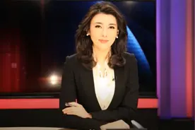 央视美女主持李红，38岁高龄挺着肚子仍坚持工作，镜头前强忍泪水视频封面