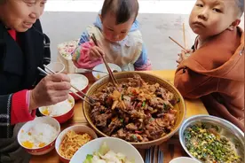 四川达州：农村家常菜酸辣鸡这样做，简单好吃直接下两碗红苕干饭视频封面