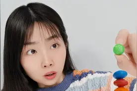 挑战叠MM豆，据说叠起来6个MM豆就能打破吉尼斯记录，能成功吗？视频封面
