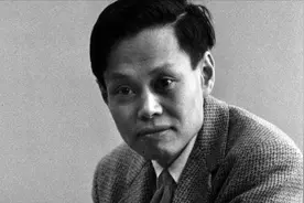 杨振宁曾与爱因斯坦长谈，为何感慨：这是他一生中最后悔的事情？视频封面