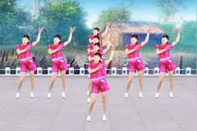 筷子兄弟的《小苹果》歌曲嗨嗨 广场舞更好看 简单16步一学就会视频封面