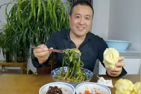 甘肃特色农家饭汤汤菜 简单美味有营养 2大碗才吃饱 太香了视频封面