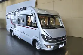 德国宾仕盾豪华后双轴A型房车 - Elegance I 910G（字幕）视频封面
