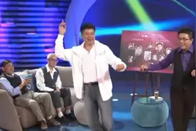 硬汉颜世魁大秀舞蹈功底，边跳边聊天太逗了，不愧是练舞蹈的视频封面