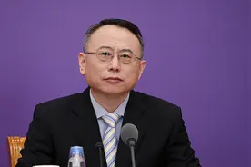 教育部回应“高考延期一个月”：健康第一、公平第一视频封面