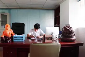 石根系列，最嚣张的保安视频封面