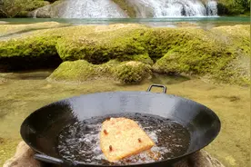 脆皮扣肉怎么炸才会起泡？大厨教你小技巧，保证金黄起泡视频封面
