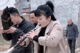 商丘女唢呐王段莎莎这段真吹哭人视频封面