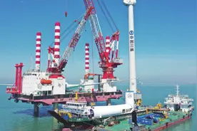 中国建海上最大“印钞机”，风轮高度超40层楼，美日能造出吗？视频封面