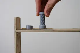 不可思议的黑科技螺丝，正反方向都能拧紧，这是什么原理？