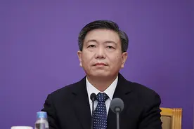 国外限制粮食出口，要不要囤积？官方回应来了视频封面
