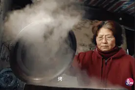 阔别50年，老知青重聚“第二故乡”吃团圆饭，这一幕感动无数人视频封面