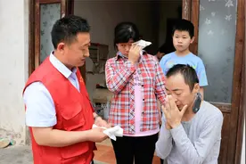 丰县这户农家小院里，今天上演了如此感人的一幕，我边拍边流泪！