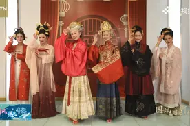 《国风遇见新春》创意视频——奶奶团变装视频封面