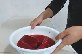 农村大姐教你，新鲜猪血如何做才会更嫩没有腥味视频封面
