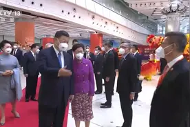 习近平抵达香港出席庆祝香港回归祖国25周年大会视频封面