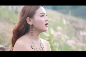 泰国拉祜族翻唱王馨平歌曲《别问我是谁》