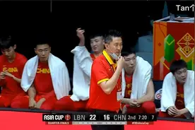 对方领先十分，杜峰紧急换上周琦+孙铭徽秒传，直接打停黎巴嫩视频封面