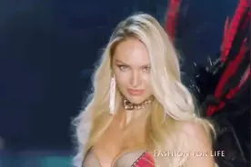 Victoria's Secret Fashion Show维密秀2018视频封面