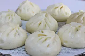 如何在家自己做鲜肉包？教你制作方法，包子鲜嫩多汁，真香