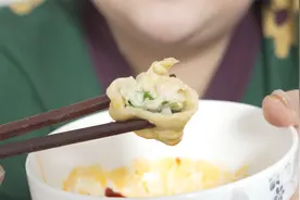 新疆人怎么过冬至？郭北鼻包的鸡肉虾仁韭菜馅的饺子，2人不够吃