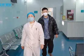 戴眼镜vs不戴眼镜，区别原来这么大！视频封面