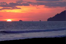 美丽的海滨、夕阳---曼妙动听的钢琴音乐视频封面