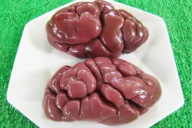 牛身上大家都不爱吃的部位，小伙拿来翻炒几下，一大盘都被吃完了视频封面