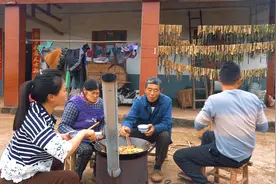 家里的鸭子肥了，做一锅黄豆烧鸭，软烂入味，好吃又解馋