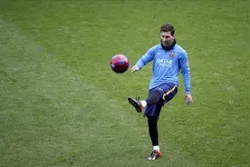 这球感怎么比？梅西训练时即兴的一段颠球，将天赋展现的淋漓尽致视频封面