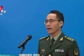 西西玛委员：人民解放军和武警部队是党和人民完全可以信赖的队伍