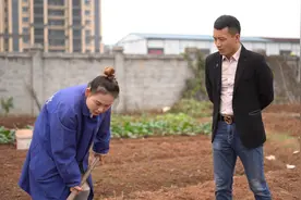 小伙要结婚还没见过未婚妻，找上门去退亲，可他见到女孩又不退了视频封面