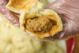 包子怎样做才好吃？饭店都不舍得这样做，咱在家吃包子任性视频封面