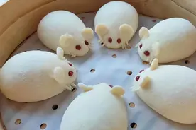 鼠年一定要做一次小老鼠馒头，简单2步，寓意吉祥，可爱又好吃