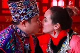 10年前，乌克兰美女娜塔莎嫁给中国小伙蒋宗坤，如今怎么样了？视频封面