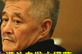 63岁赵本山太操劳，近照暴瘦满头白发太苍老，片场摔倒惹人忧视频封面