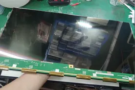 液晶电视开机黑屏，教你如何更换背光灯条，非常简单视频封面