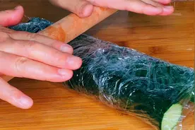 黄瓜用擀面杖压一压，太厉害了，没想到这么好吃，开胃太下饭了