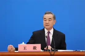 中国东盟关系没有最好只会更好！王毅：东盟国家不是棋子而是棋手视频封面
