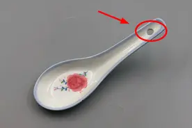 陶瓷勺子上为什么会有一个小孔，有什么作用？早知早清楚视频封面