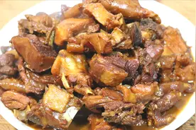 红烧鸡肉的正宗做法，不加老抽，鸡肉鲜嫩，软烂脱骨，3斤不够吃