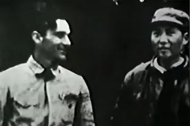 1935年美国记者斯诺在陕北第一次采访毛泽东视频封面