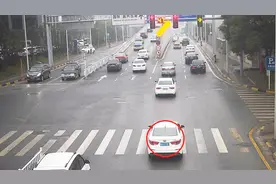 开车刚过停止线就变红灯，算不算闯红灯？很多人到现在还不明白视频封面