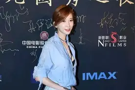 林志玲活动现场的生图太美了！视频封面