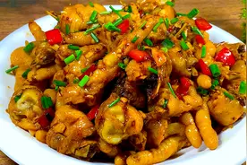 手把手教你做蒜蓉鸡爪，香味浓郁超下饭，味道比饭店还要香视频封面